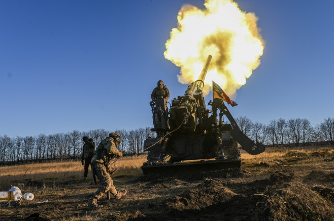 Artileria ucraineană bombardează pozițiile rușilor pe frontul din Ucraina