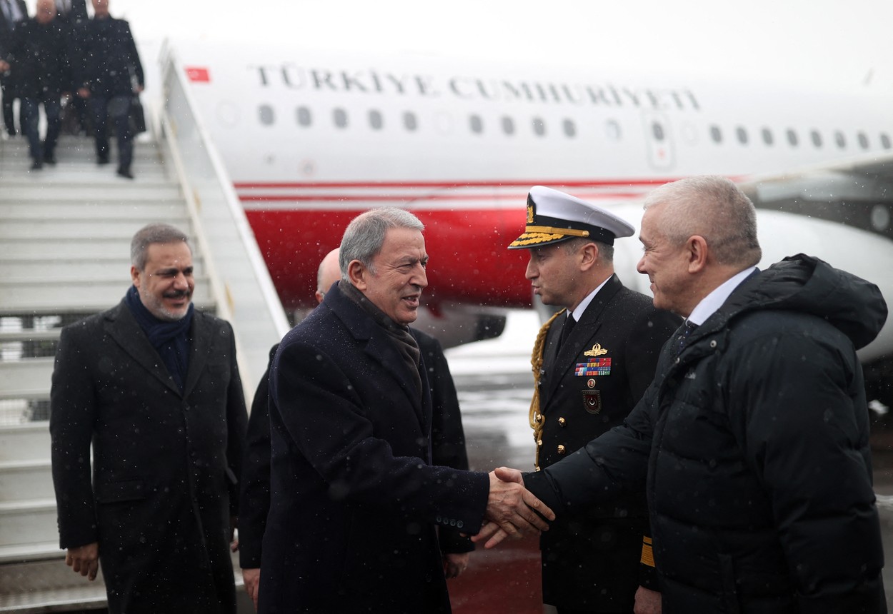 Miniștrii apărării din Turcia și Siria s-au întâlnit la Moscova. Turcia a amenințat recent că va ataca kurzii din nordul Siriei