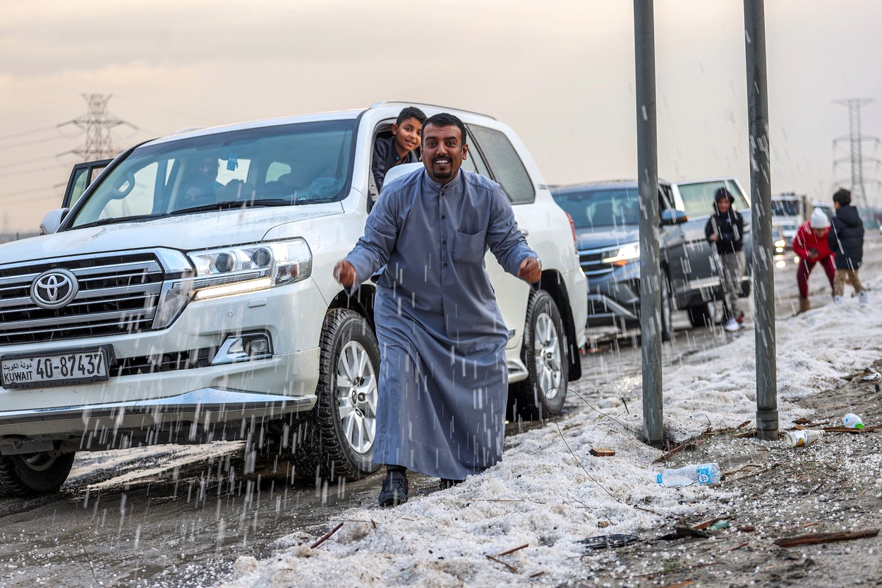 Furtună rară cu grindină în Kuwait. Localnicii s-au bucurat, însă oamenii de știință sunt îngrijorați