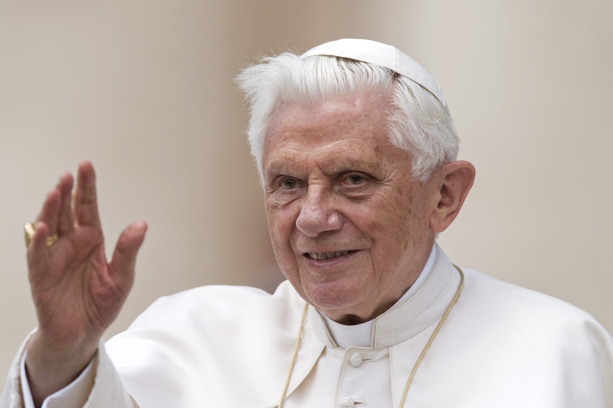 De ce a demisionat papa Benedict al XVI-lea. Motivul, dezvăluit într-o scrisoare trimisă unui biograf