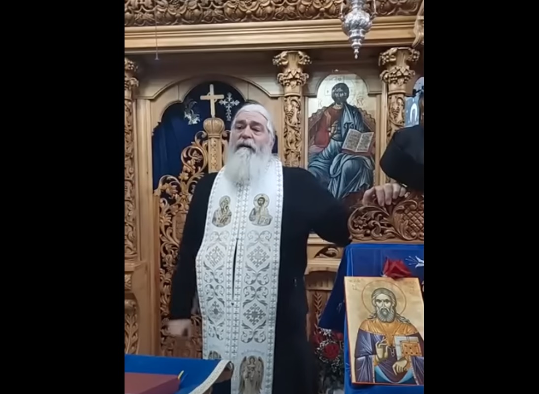 Preotul Calistrat, filmat în timp ce lovea o femeie, s-a întors în altar. "Este un lucru foarte dureros să nu poată sluji"