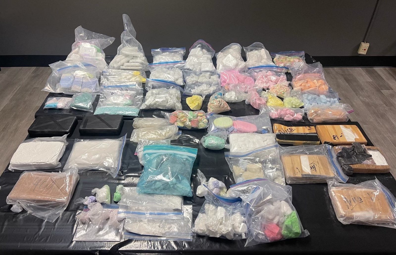 SUA au confiscat o cantitate de fentanil care poate ucide întreaga populaţie americană. Drogul, de 50 de ori mai puternic decât heroina