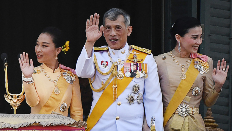 regele thailandei și doua printese