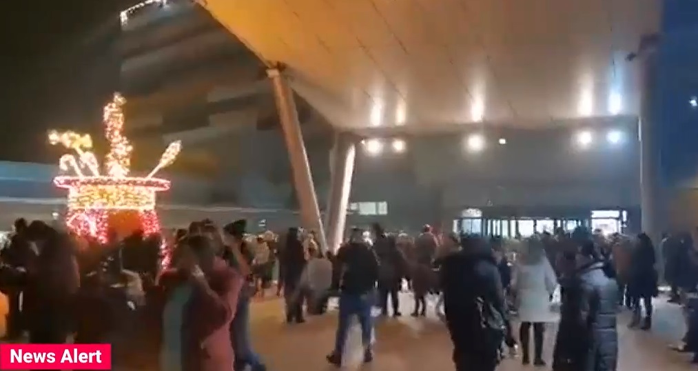 VIDEO. Unul dintre cele mai mari mall-uri din București a fost evacuat de urgență