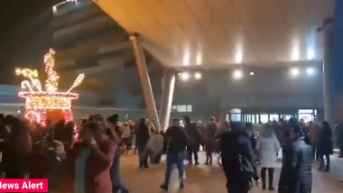 Unul dintre cele mai mall-uri din București a fost evacuat de urgență