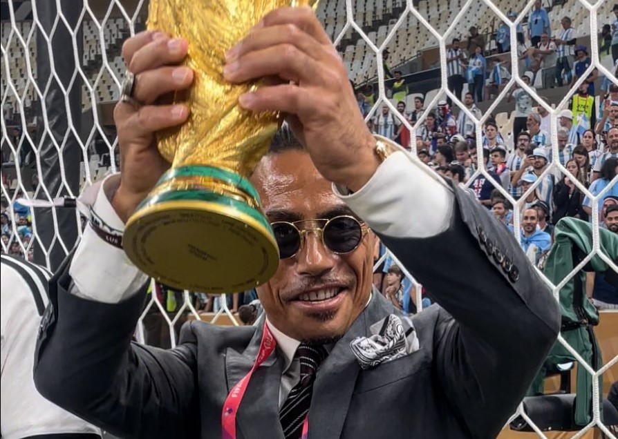 Scandal după finala Cupei Mondiale. FIFA a deschis o anchetă după ce Salt Bae s-a pozat cu trofeul Argentinei