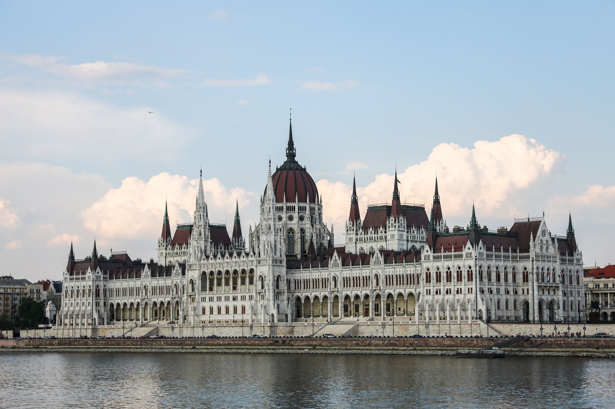 UE blochează fondurile de coeziune pentru Ungaria în valoare de 22 de miliarde de euro