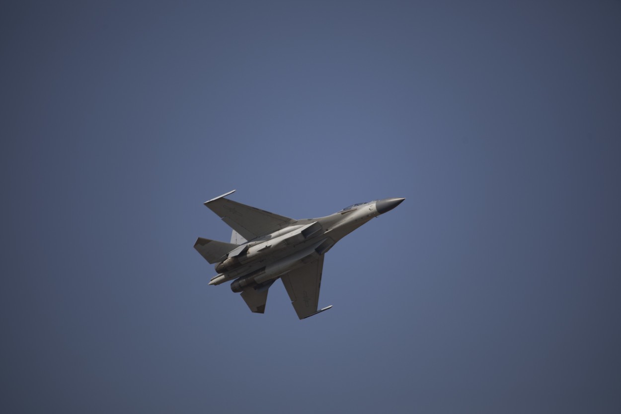 Zece avioane militare chineze au trecut linia mediană a strâmtorii Taiwan în ultimele 24 de ore