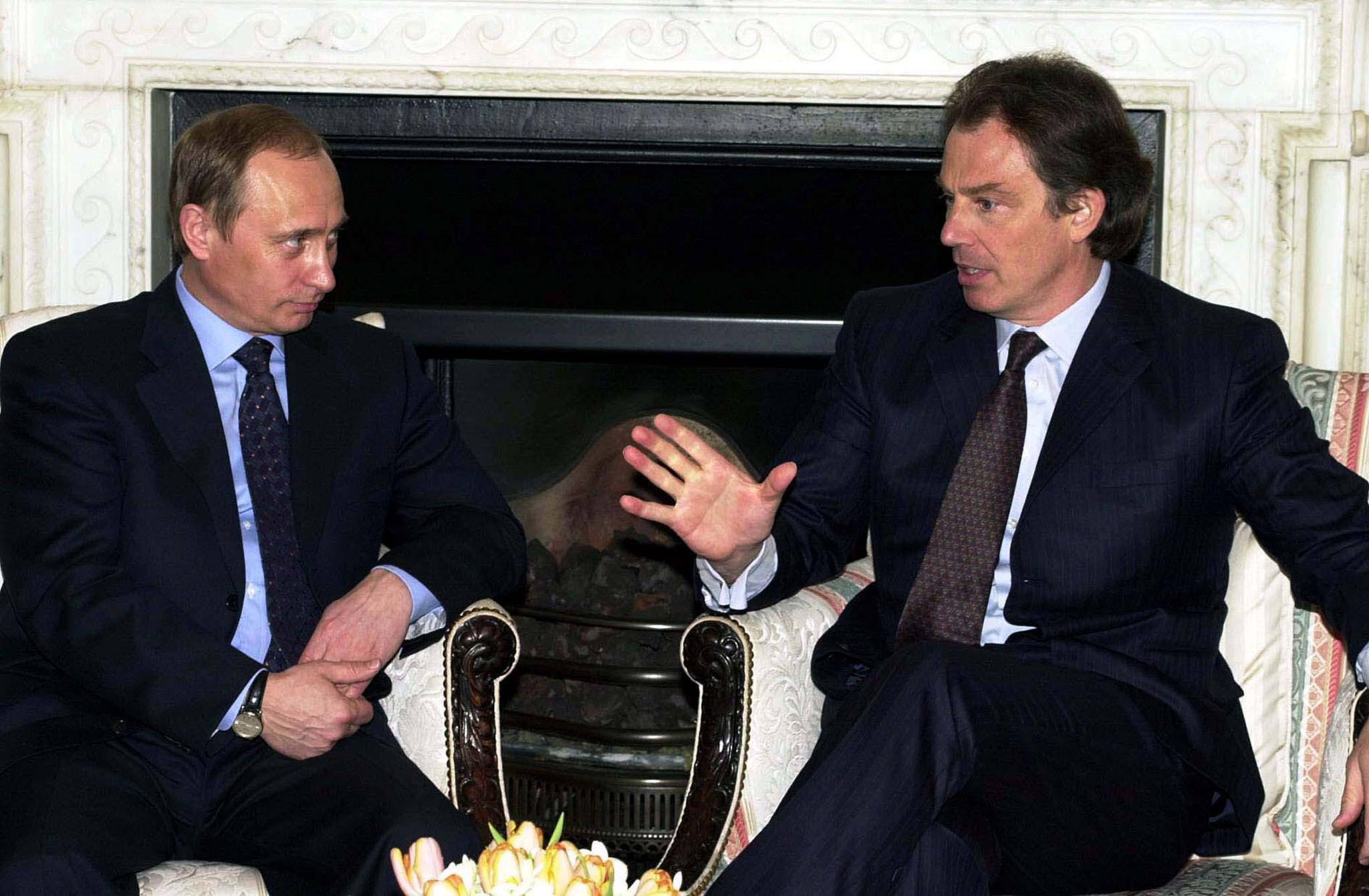 Documente desecretizate recent de Arhivele londoneze arată cum Tony Blair s-a lăsat păcălit de atitudinea falsă a lui Vladimir Putin