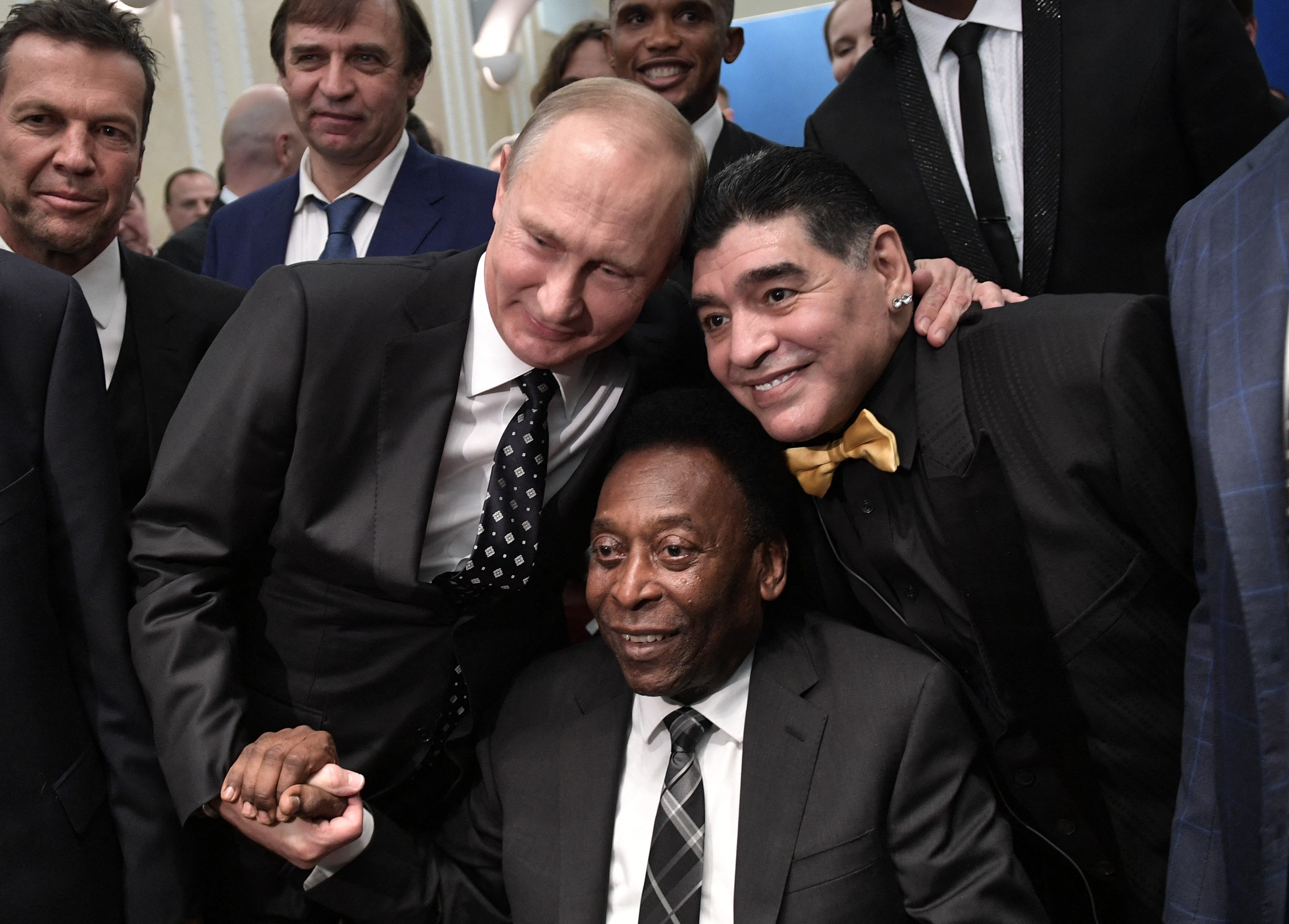 Vladimir Putin a trimis o telegramă prin care își exprimă condoleanțele la moartea lui Pele. "Ilustru fiu al poporului brazilian"