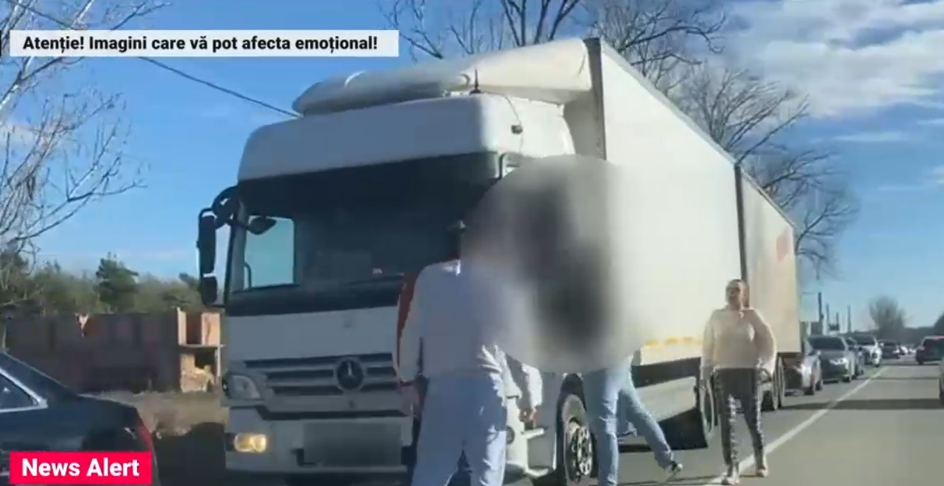VIDEO Șofer de TIR bătut de un alt șofer pe Valea Oltului. Niciunul dintre martorii scandalului nu a intervenit