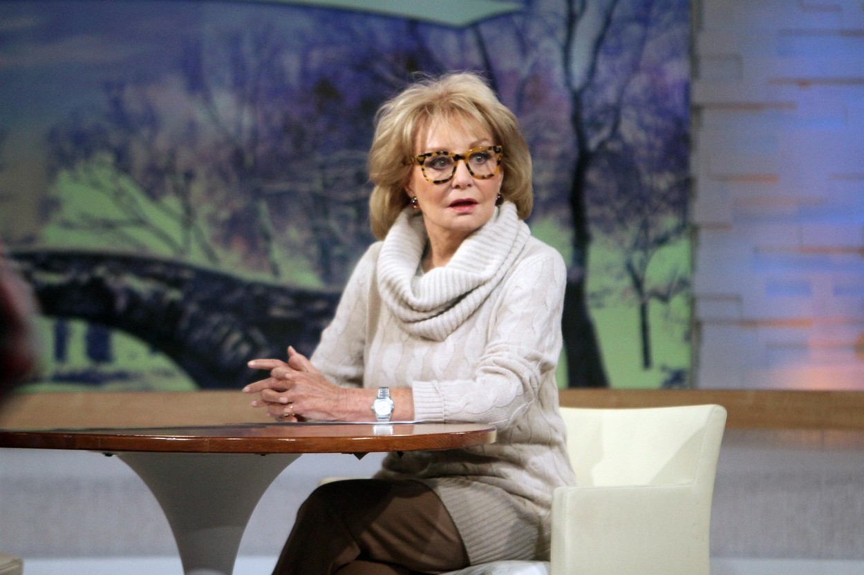 A murit Barbara Walters, prima femeie care a devenit superstar al ştirilor TV din SUA. Oprah Winfrey: "Fără ea nu aș fi existat"