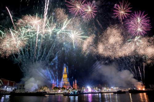 Anul Nou 2023. Spectacol de artificii în Bangkok. Cum organizează marile metropole primul Revelion fără restricții Covid