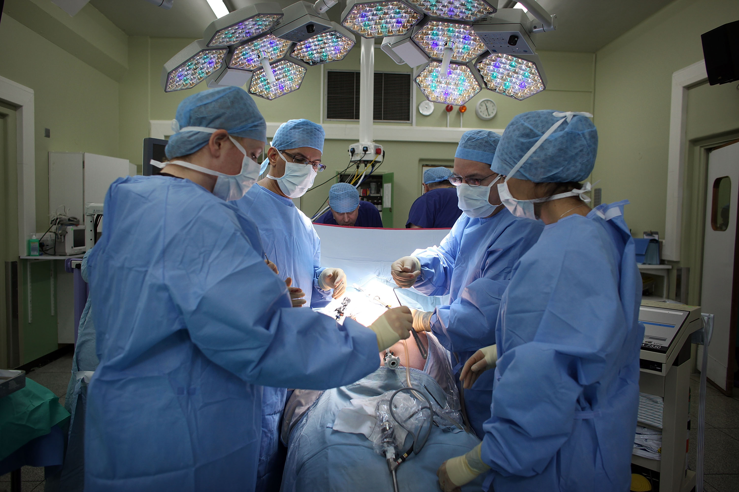 Transplant de rinichi de Revelion, la Iași, cu organe prelevate în București. Inima merge în Elveția, ficatul rămâne în Capitală