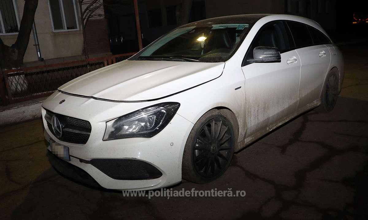 Mercedes furat din Italia, găsit în România chiar la proprietarul care nu s-a gândit că vor fi probleme dacă nu mai plătește ratele