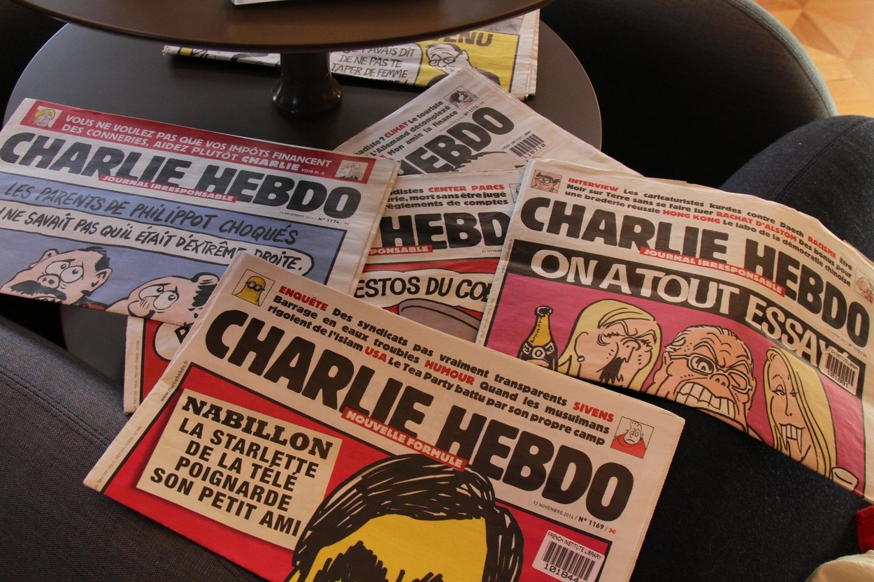 Iranul închide un institut francez după publicarea unor caricaturi considerate insultătoare în revista Charlie Hebdo