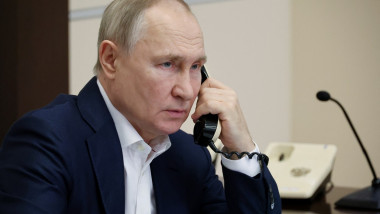 vladimir putin la telefon