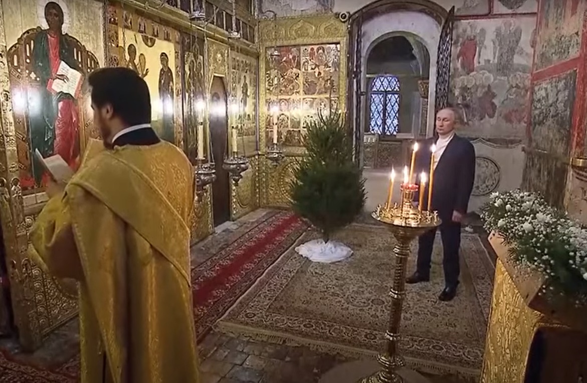 VIDEO. Vladimir Putin a participat singur la slujba de Crăciun pe rit vechi, la Kremlin