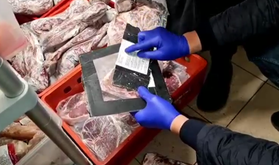 Alertă alimentară. ANPC: Produse din carne și fructe de mare, importate din Olanda după ce le-a expirat termenul de valabilitate