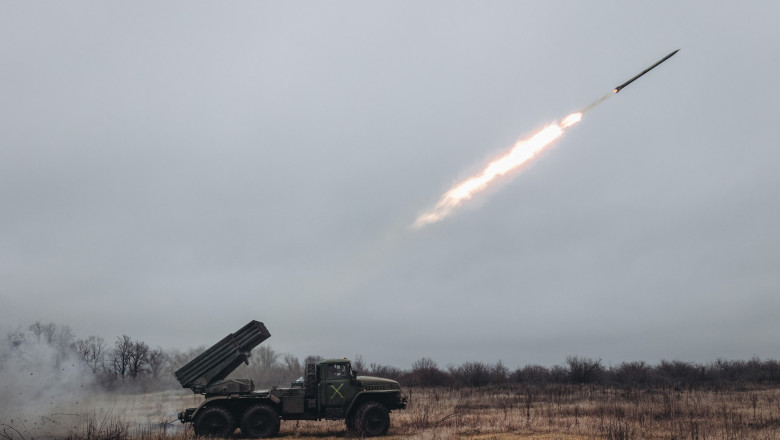 Lansator de rachete al armatei ucrainene lansează o rachetă
