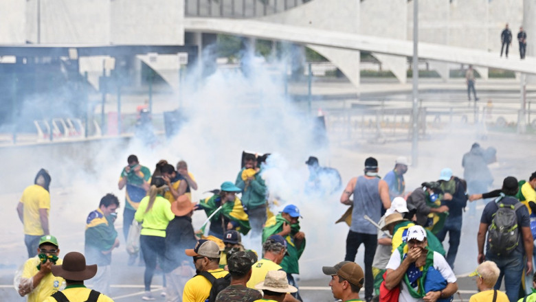 ciocniri manifestanti politie in brazilia
