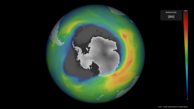 Gaura din stratul de ozon deasupra Antarcticii.