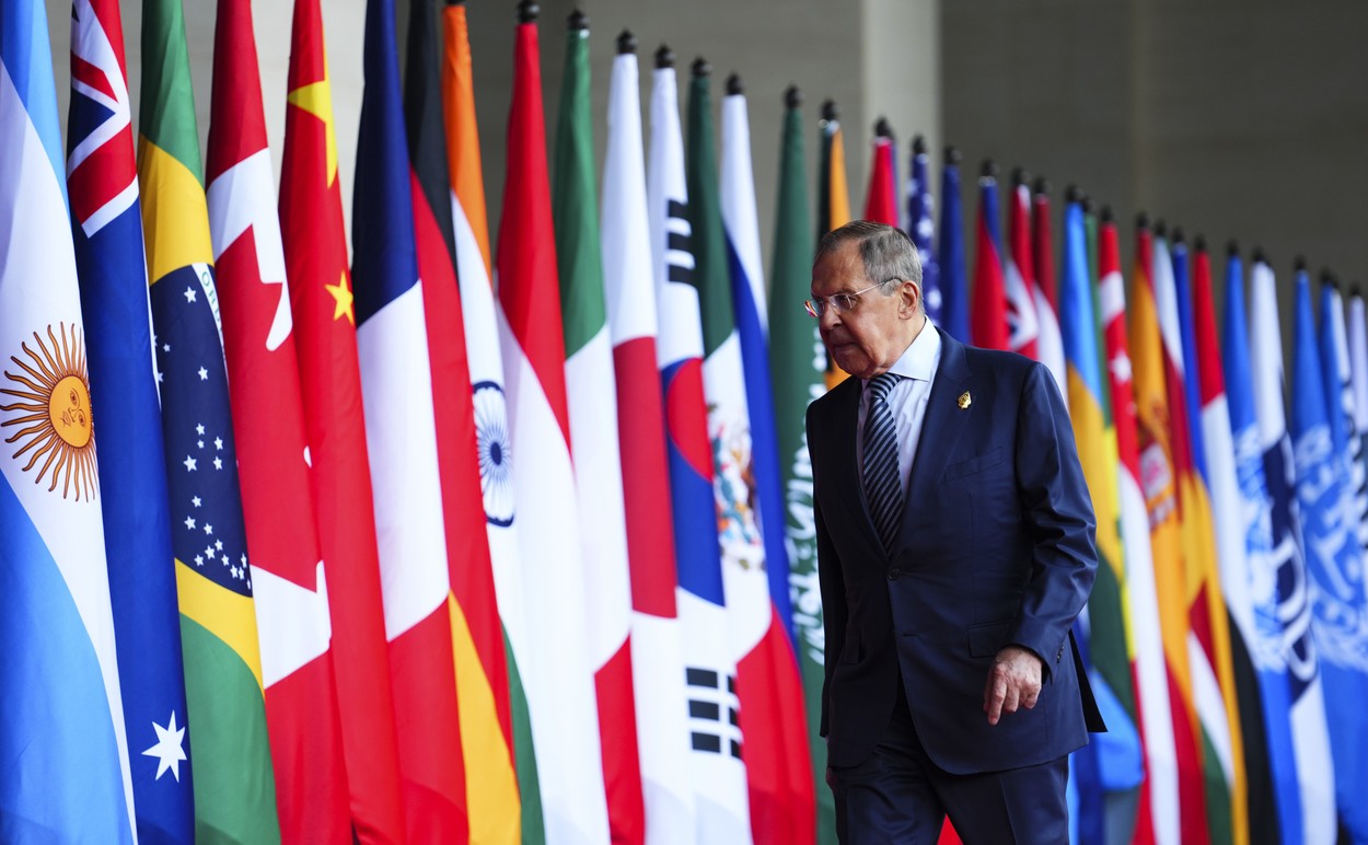 Miniştrii de Externe din China şi Rusia condamnă politica SUA