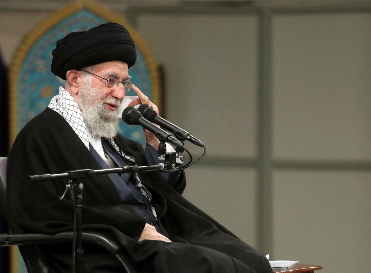 Iranul a mai condamnat la moarte trei protestatari în ciuda criticilor internaţionale