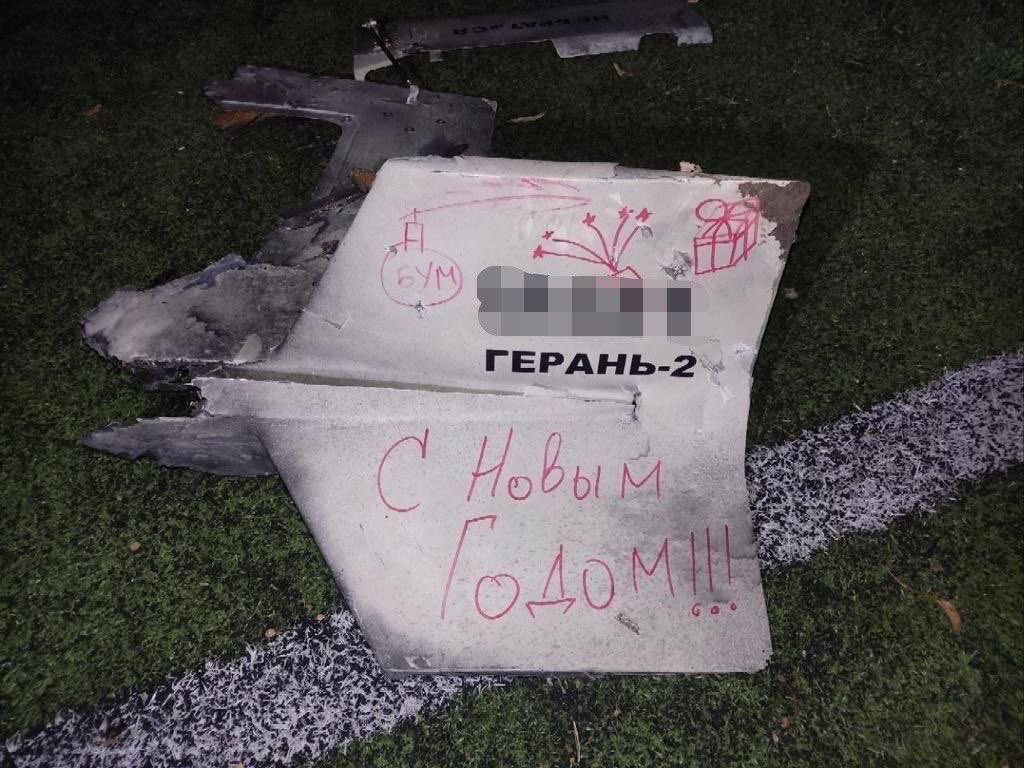 În noaptea de Revelion, rușii au atacat Ucraina cu drone pe care scrie „An Nou Fericit”. O ucraineancă ucisă de explozia unei rachete