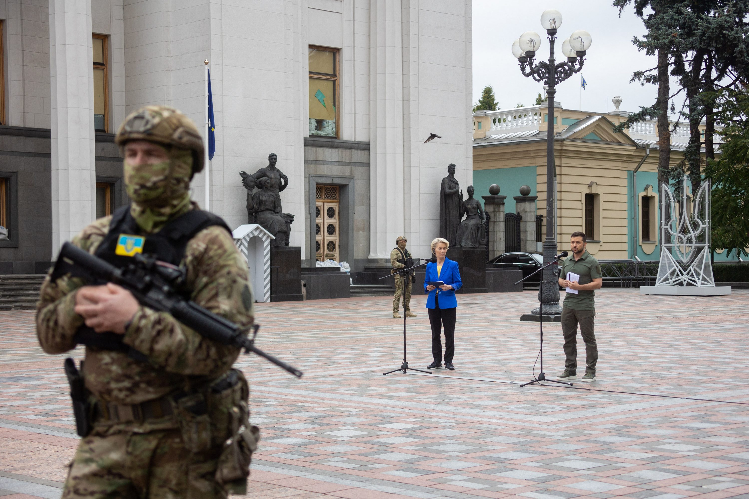 Este oficial. Summitul UE-Ucraina nu va avea loc la Bruxelles, ci la Kiev. Von der Leyen și Zelenski au stabilit telefonic data