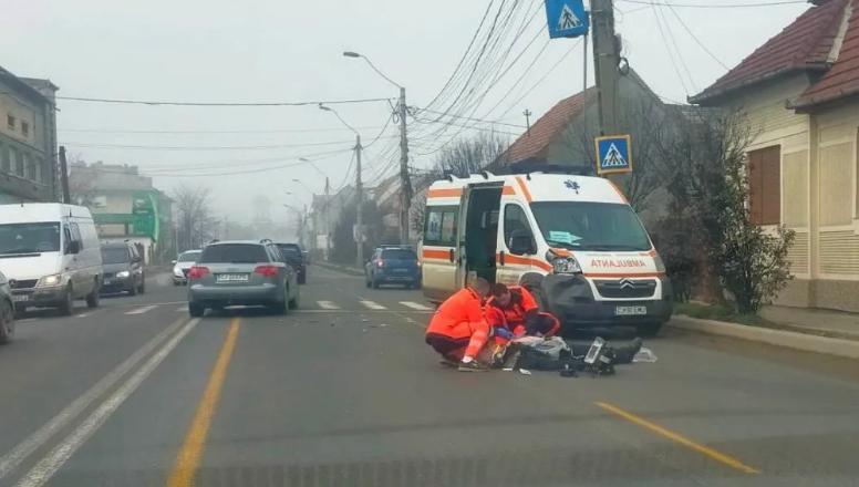 Un bătrân a fost lovit de o Ambulanță pe trecerea de pietoni, în Turda