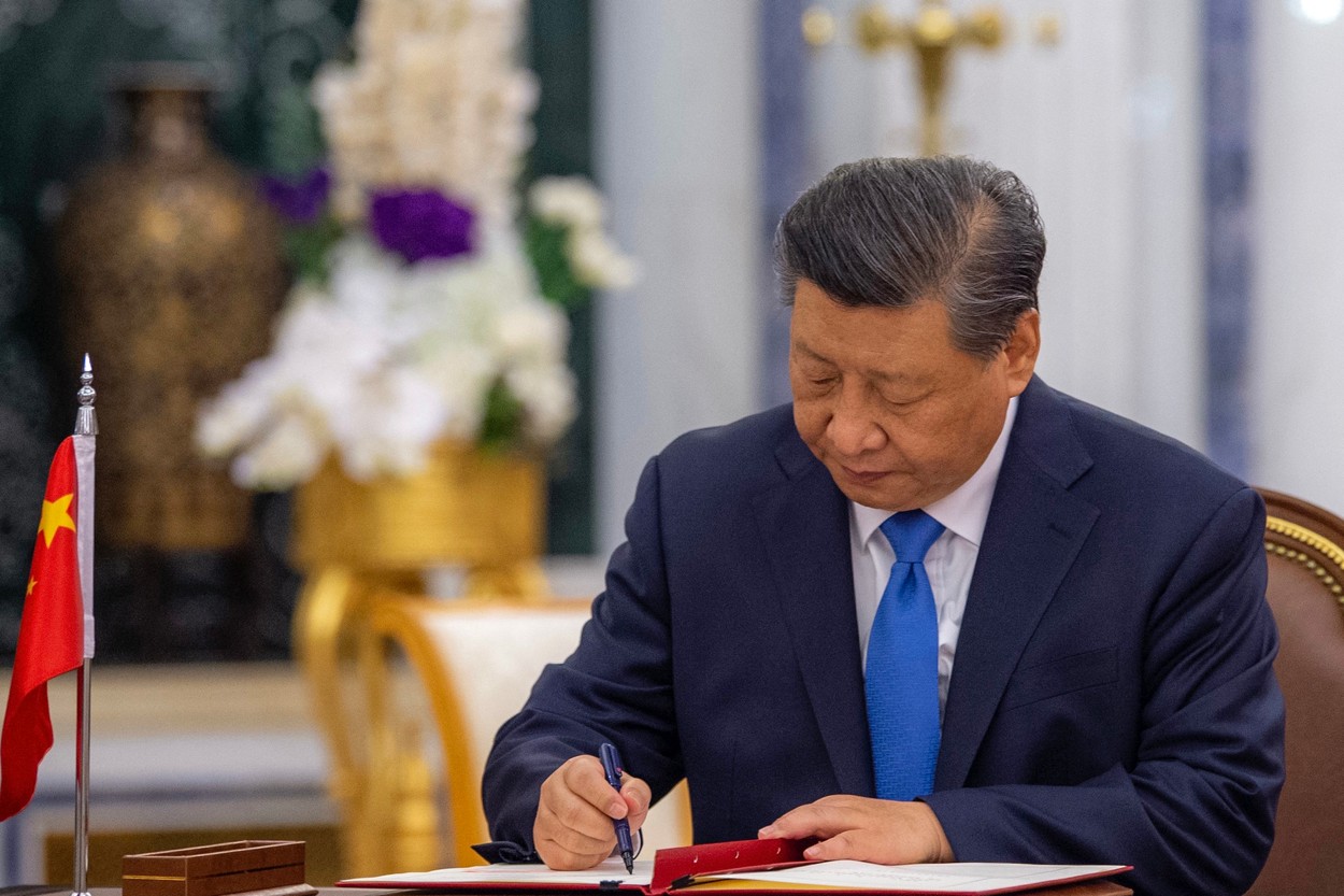 "Xi Jinping își pregătește poporul pentru război". Un fost general avertizează SUA "să nu cadă în capcană, cum a fost cu Putin"