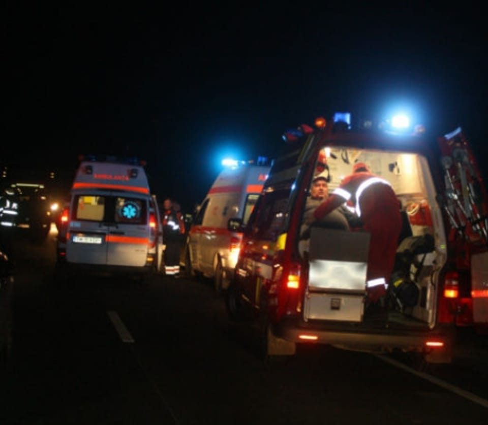 Copil omorât pe trecerea de pietoni de o ambulanță tamponată din spate de un TIR. Autotrenul era condus de un cetățean bulgar