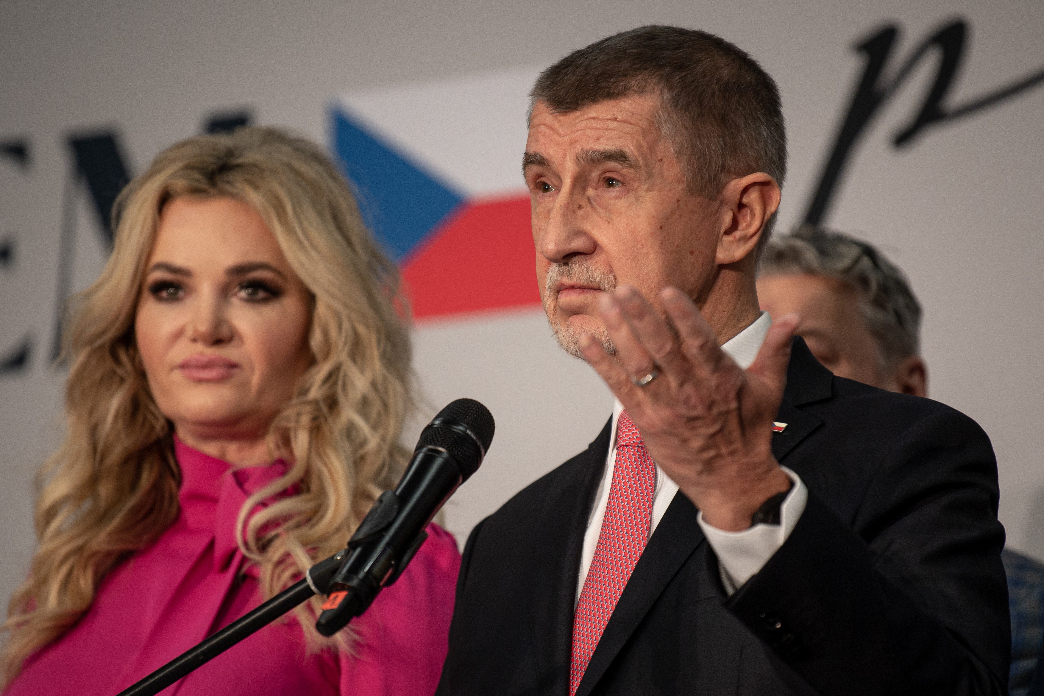Alegeri prezidențiale în Cehia. Andrej Babis și fostul general NATO Petr Pavel se vor confrunta în al doilea tur de scrutin