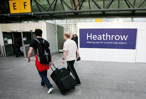 Un bărbat a fost arestat în Marea Britanie, după ce au fost găsite urme de uraniu într-un transport cargo pe aeroportul Heathrow