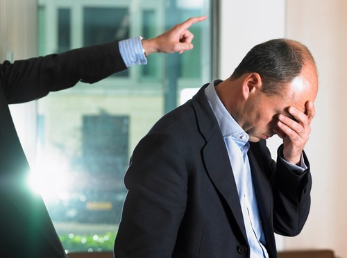 Teama de recesiune provoacă un val de concedieri la marile companii ale lumii