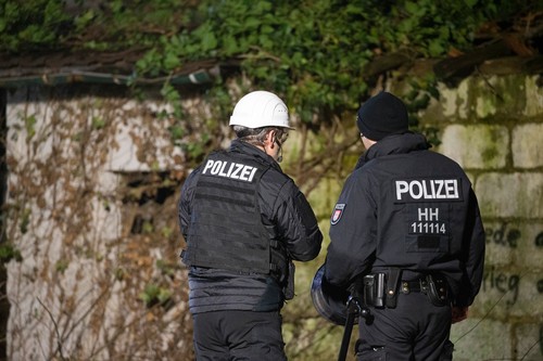 Un bărbat a pescuit o pungă cu rămăşiţe umane în canalul Ernst-August din Hamburg