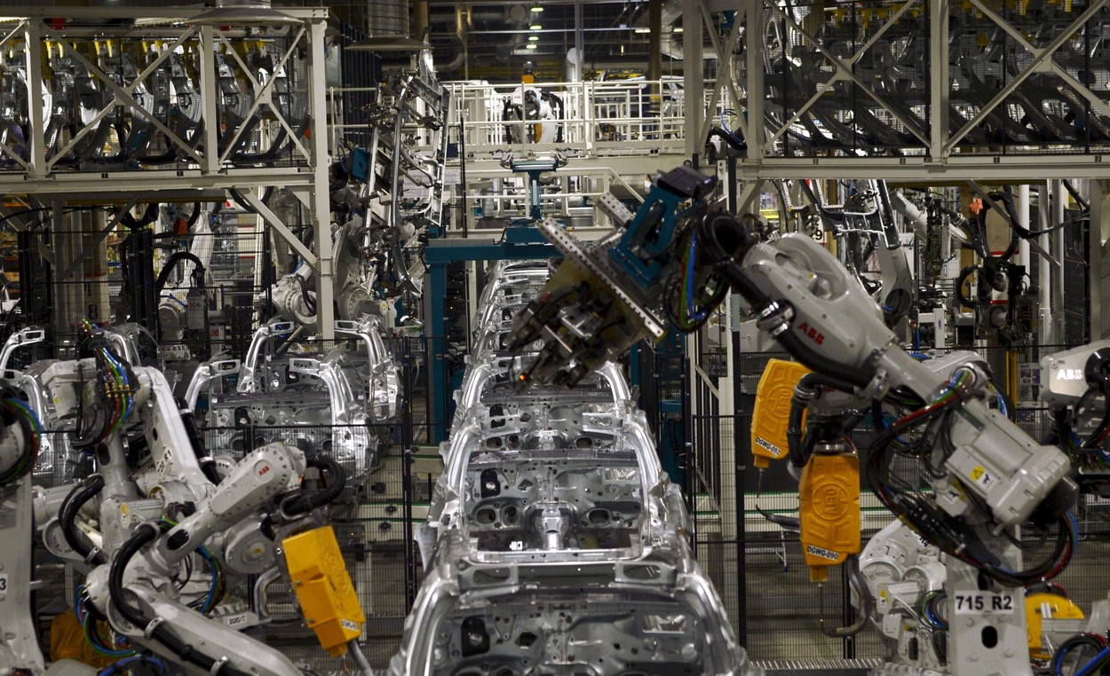 Producţia de autoturisme a atins un record naţional în 2022. Peste 500.000 de unităţi au ieşit pe porţile uzinelor