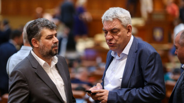 ciolacu vorbeste cu tudose in parlament