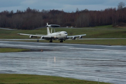 Avioanele spion ale NATO au aterizat la Otopeni. Vor supraveghea Ucraina