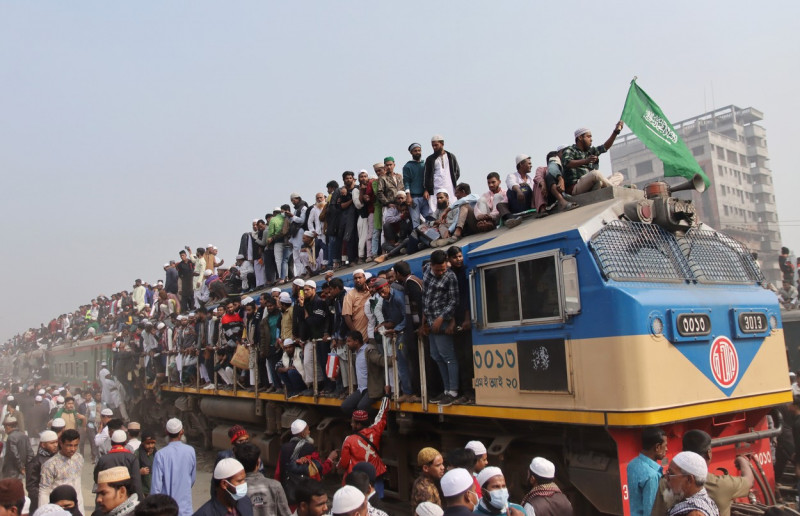 tren aglomerat profimedia