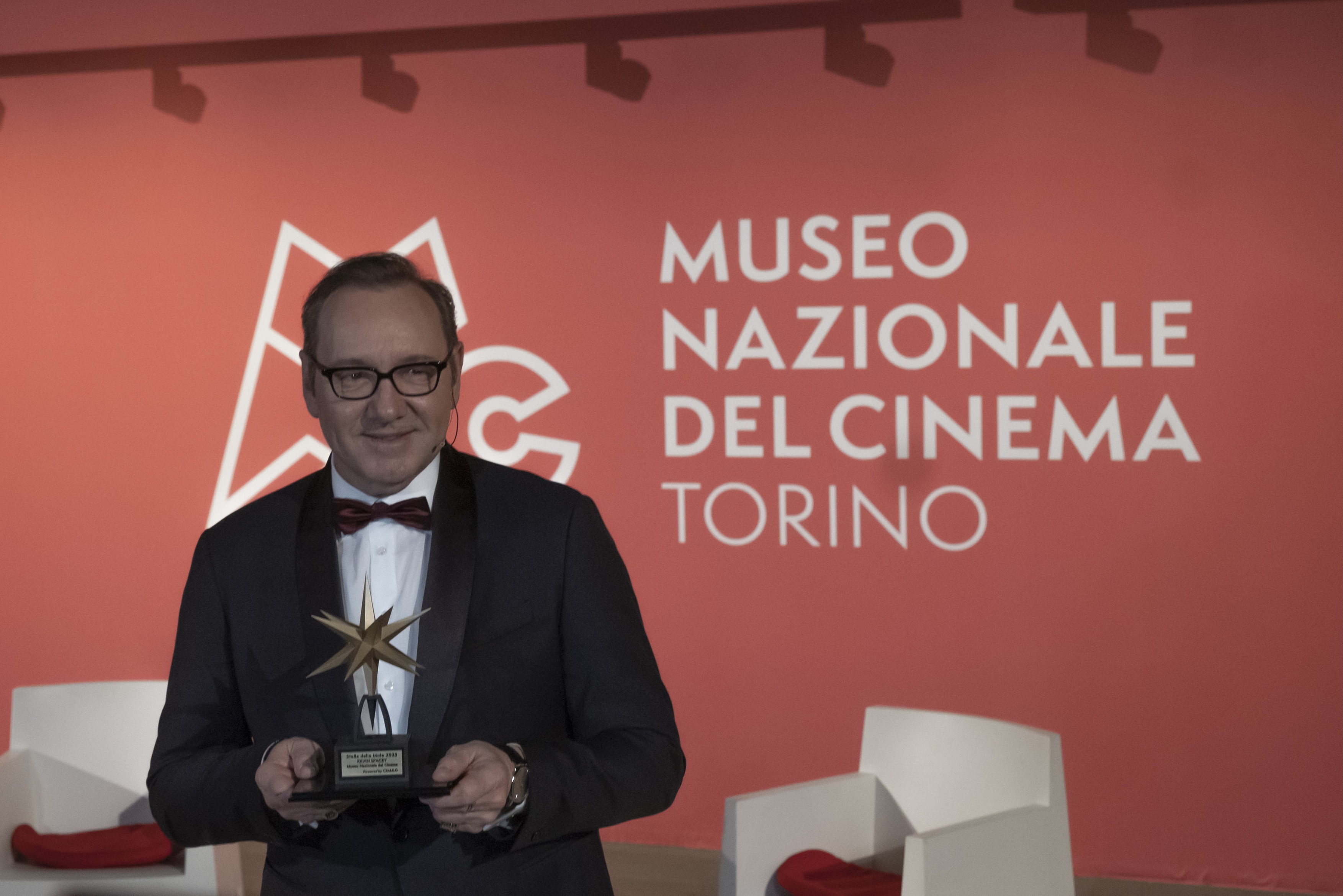 Kevin Spacey, acuzat de mai multe ori de agresiune sexuală, a primit un prestigios premiu european în Italia
