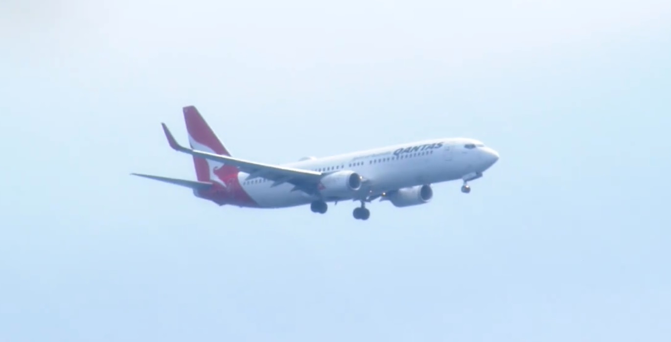 Un avion cu peste o sută de pasageri a trimis un SOS din aer. Pista din Sydney s-a umplut de ambulanțe
