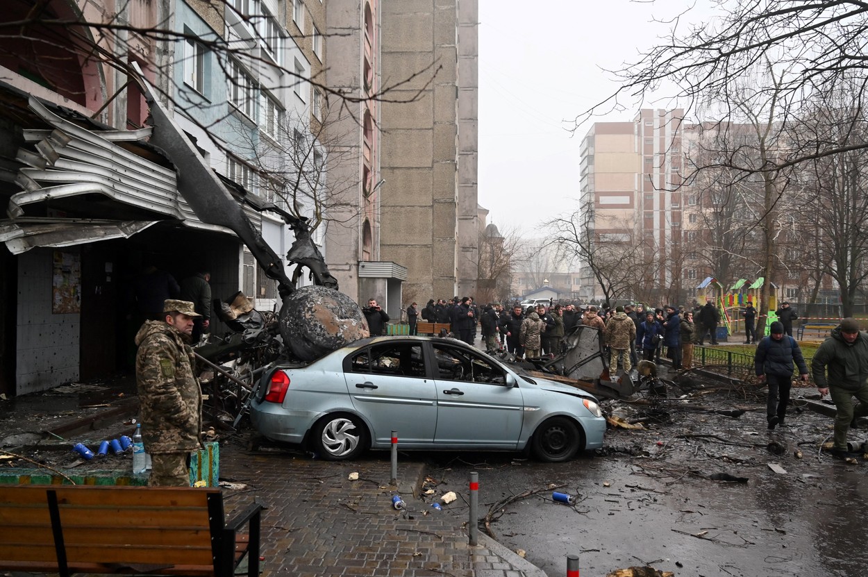 Un elicopter s-a prăbușit lângă o grădiniță de lângă Kiev. Patru copii au murit. Zelenski: „O tragedie teribilă”
