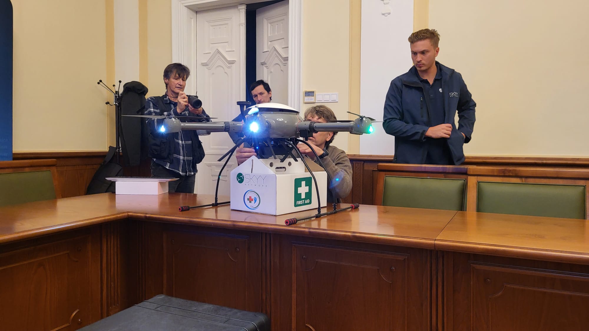 Transport medical cu drona, în premieră națională. Probe biologice duse prin aer de la spital la laborator