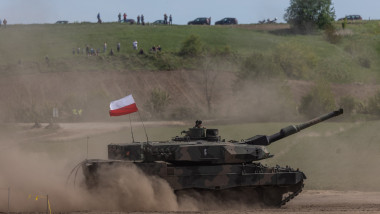 Tanc Leopard 2 din dotarea armatei poloneze în timpul unui exercițiu militar NATO