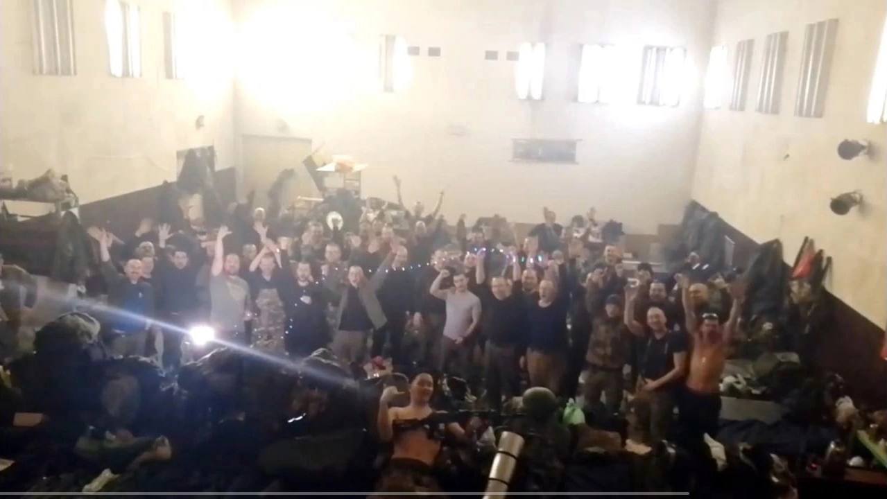 Cum se distrau soldații ruși de Revelion, în școala de la Makiivka, cu câteva minute înainte să fie loviți de rachetele HIMARS