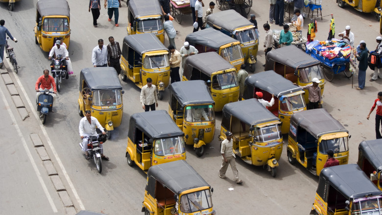 Tuk-tuk-urile din Thailanda vor fi înlocuite cu unele electrice