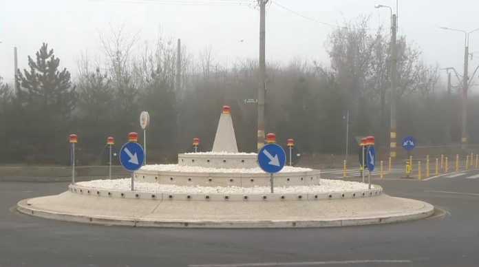 Un tort, o fântână arteziană, mausoleul de la Mărășești. Noile sensuri giratorii din București creează confuzie printre șoferi