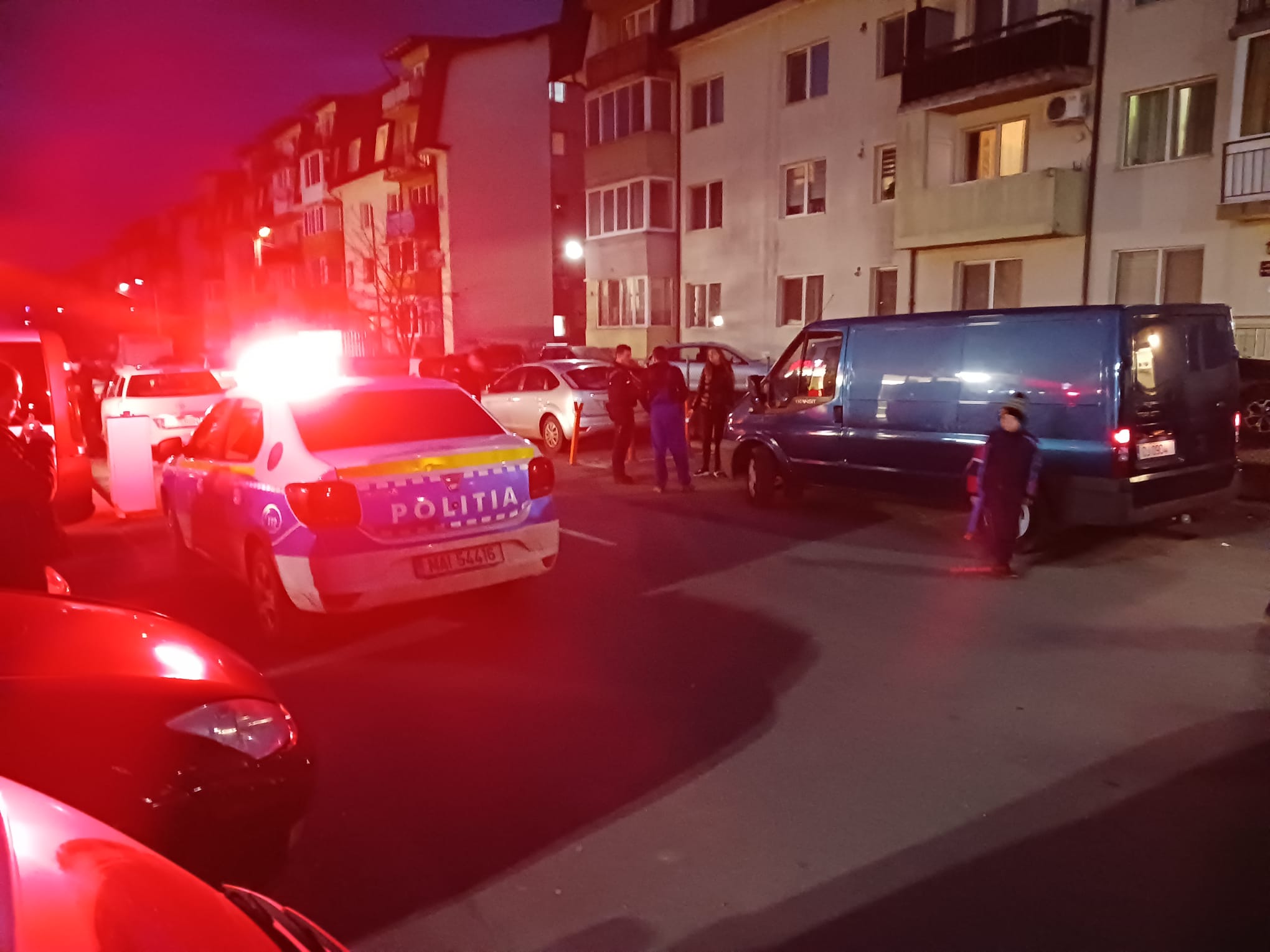 Bătaie pentru un loc de parcare. O femeie din Cluj a lovit cu pumnii și palmele un bărbat care ar fi parcat pe locul ei